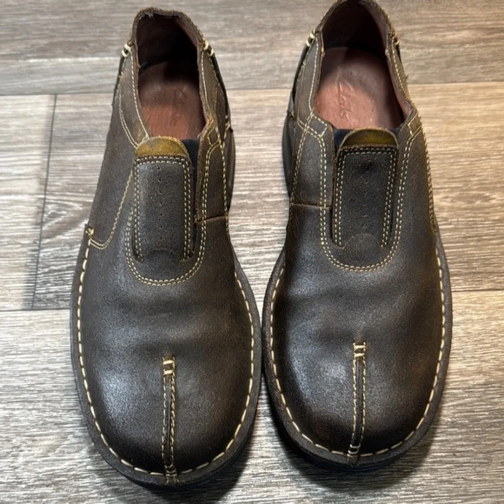 Clarks Men's Brown Leather Slip-On Shoes size 10 (s37)
